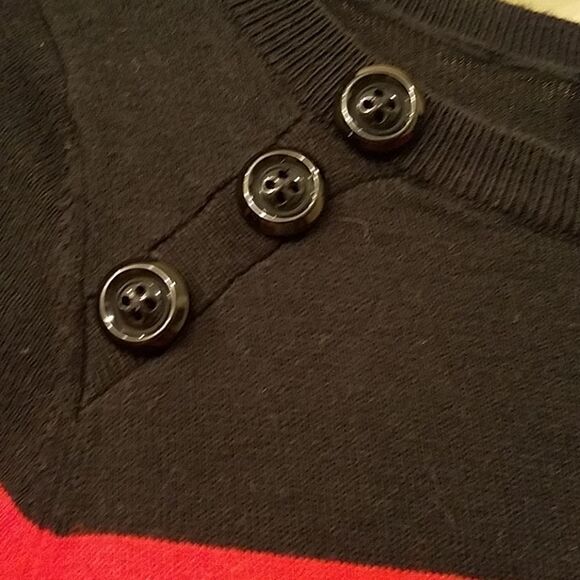 Express red and black sweater - Picture 4 of 4